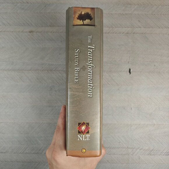 Warren Wiersbe NLT Transformation Study Bible Hardcover - Picture 7 of 9